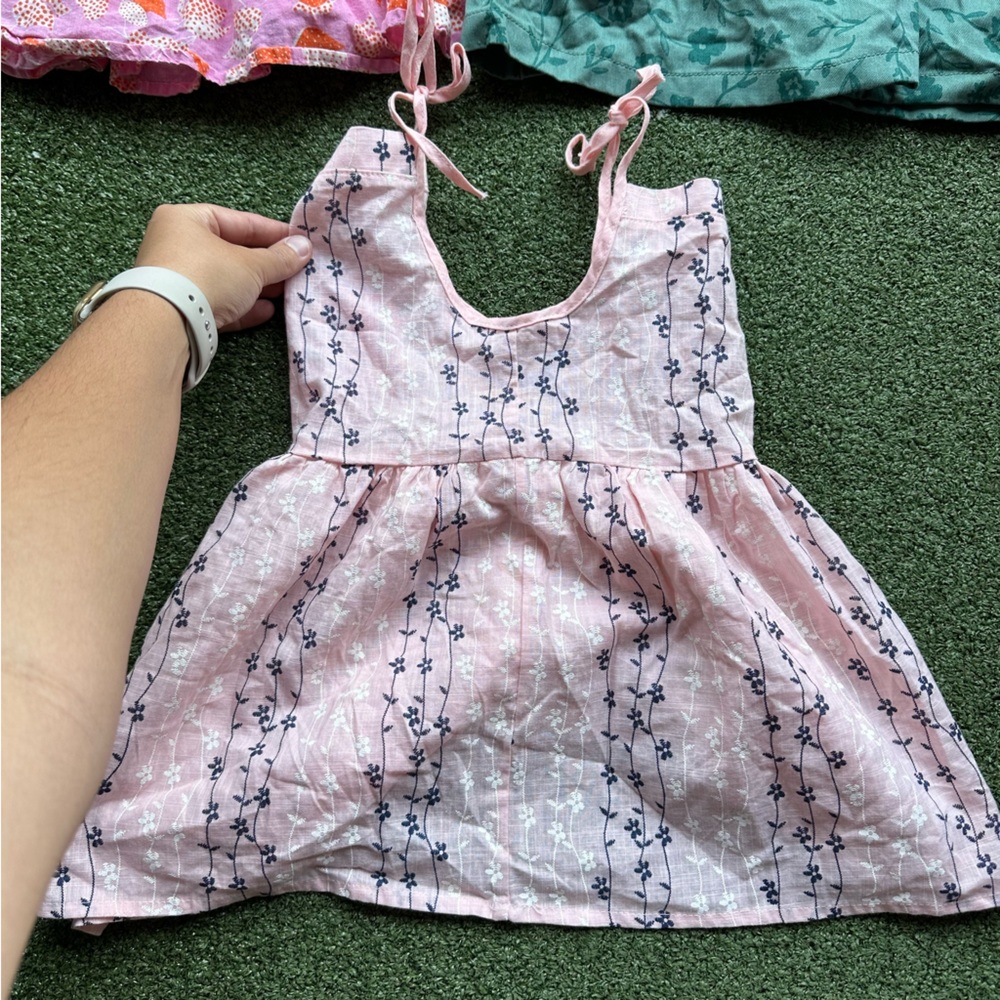 Little Girls Dress Bundle / Size 12 Months / 3 Dresses - Picture 2 of 7